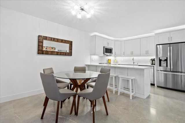 709 7th Lane, Palm Beach Gardens, FL 33418