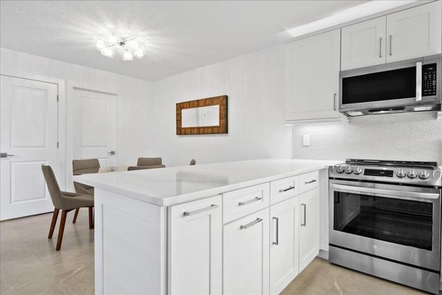 709 7th Lane, Palm Beach Gardens, FL 33418