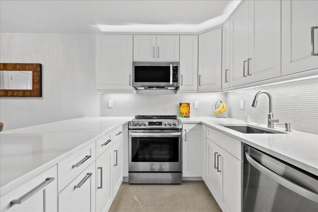 709 7th Lane, Palm Beach Gardens, FL 33418