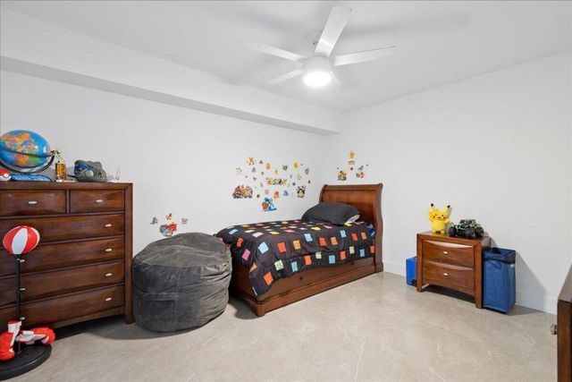 709 7th Lane, Palm Beach Gardens, FL 33418