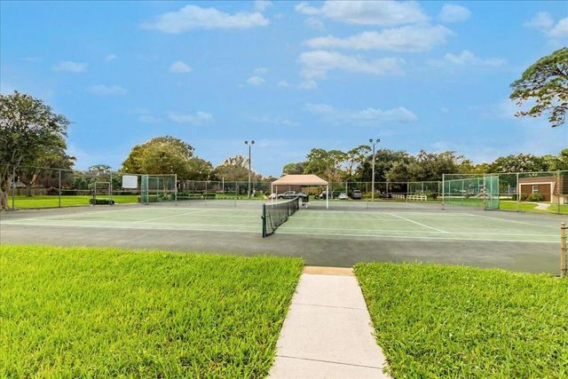 709 7th Lane, Palm Beach Gardens, FL 33418