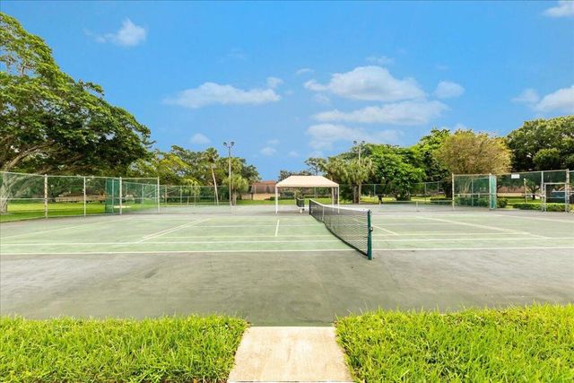 709 7th Lane, Palm Beach Gardens, FL 33418