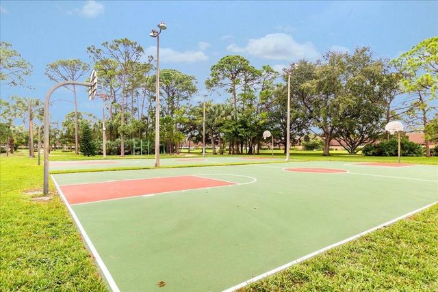 709 7th Lane, Palm Beach Gardens, FL 33418