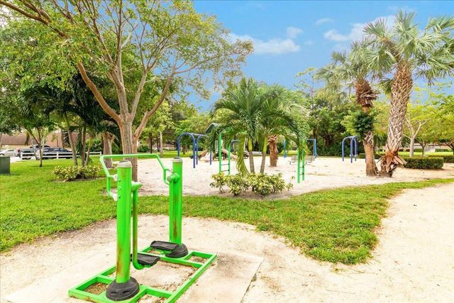 709 7th Lane, Palm Beach Gardens, FL 33418