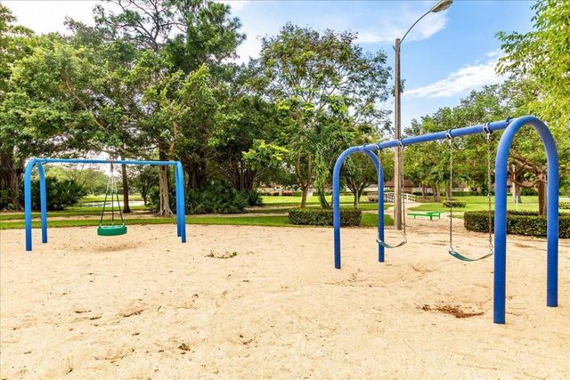 709 7th Lane, Palm Beach Gardens, FL 33418