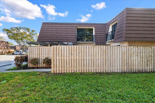 709 7th Lane, Palm Beach Gardens, FL 33418