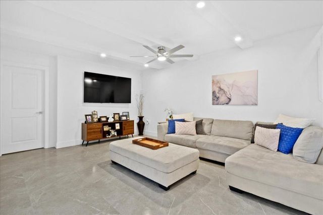 709 7th Lane, Palm Beach Gardens, FL 33418