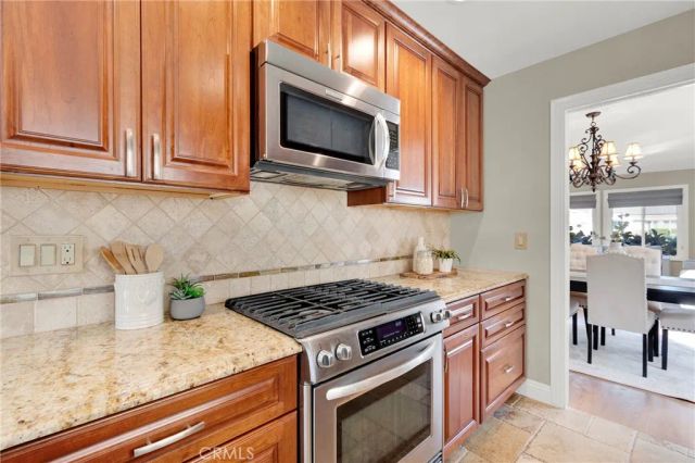 917 Helena, Costa Mesa, CA 92626