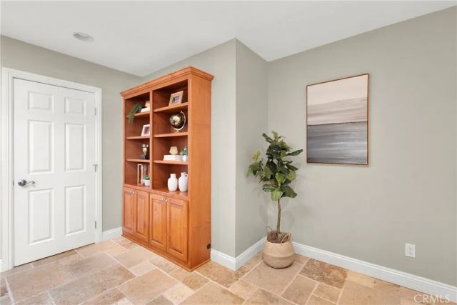 917 Helena, Costa Mesa, CA 92626