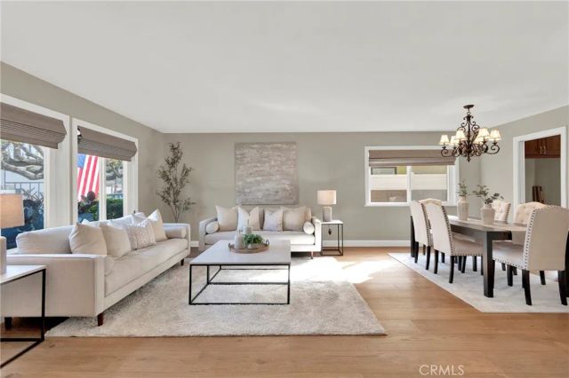 917 Helena, Costa Mesa, CA 92626