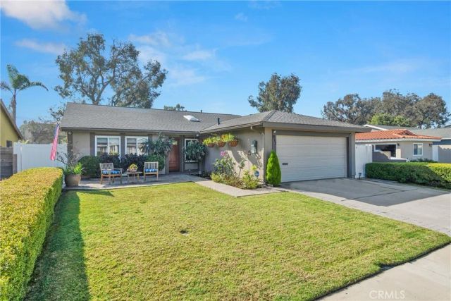 917 Helena, Costa Mesa, CA 92626