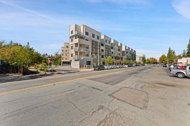 1853 Almaden Road 504, San Jose, CA 95125