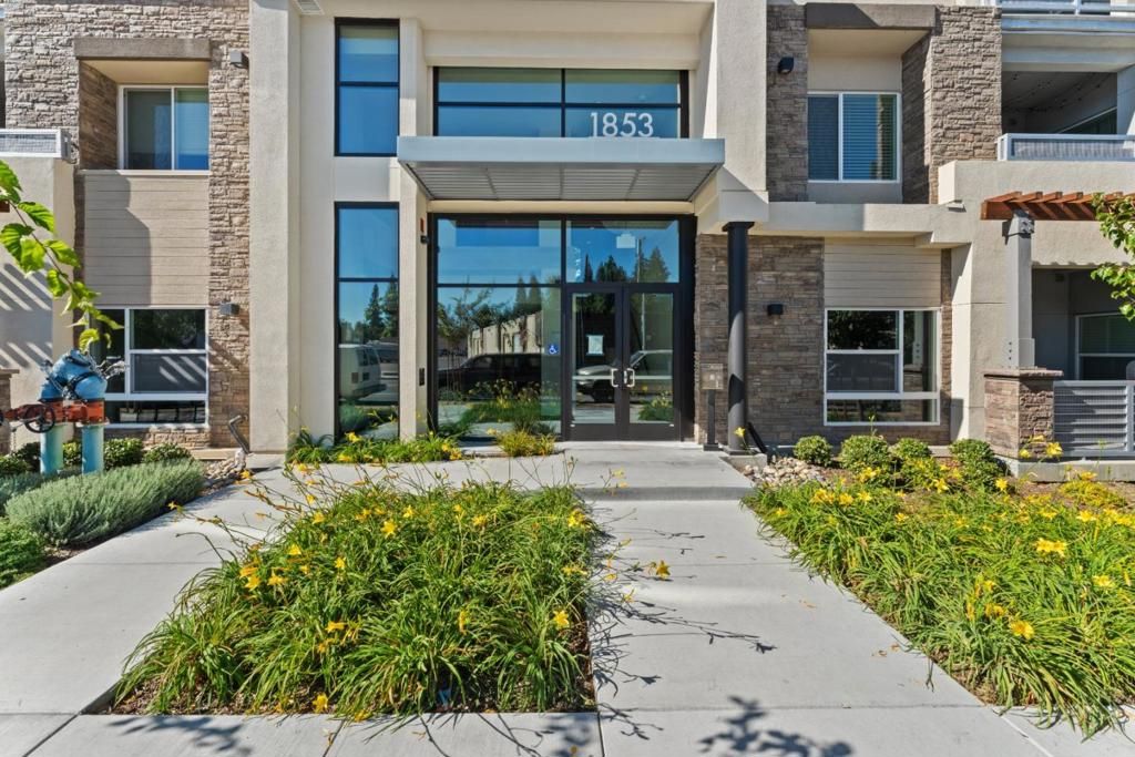 1853 Almaden Road 504, San Jose, CA 95125