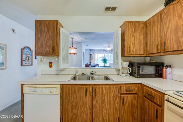 18 Summer Trees Road, Port Orange, FL 32128