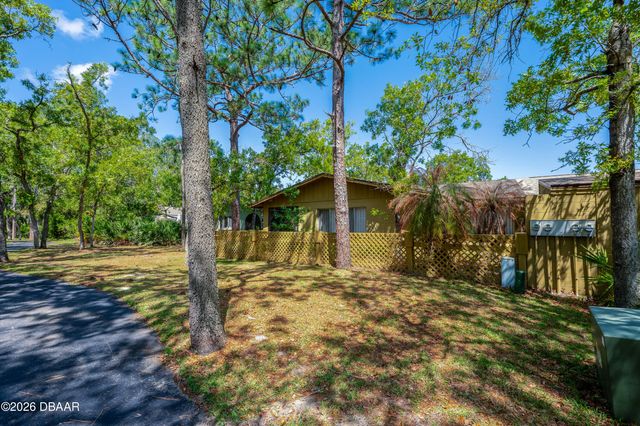 18 Summer Trees Road, Port Orange, FL 32128