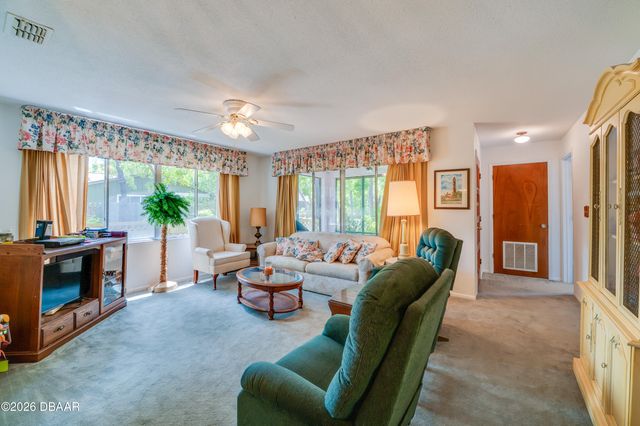 18 Summer Trees Road, Port Orange, FL 32128