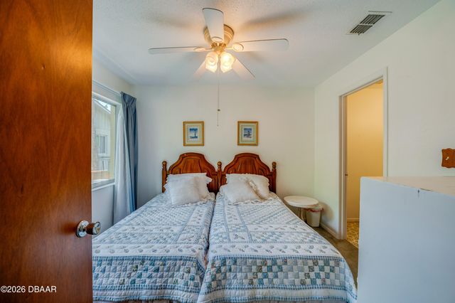 18 Summer Trees Road, Port Orange, FL 32128