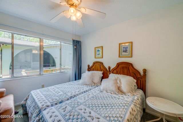 18 Summer Trees Road, Port Orange, FL 32128