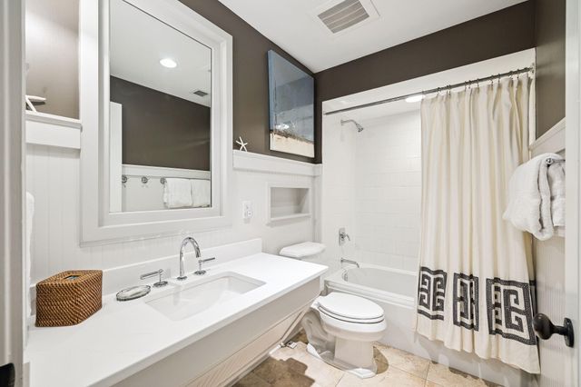 104 N Barrett Square 2A, Rosemary Beach, FL 32461