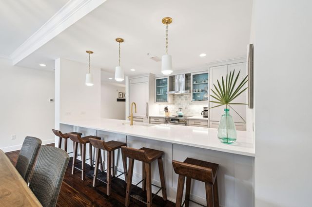 104 N Barrett Square 2A, Rosemary Beach, FL 32461