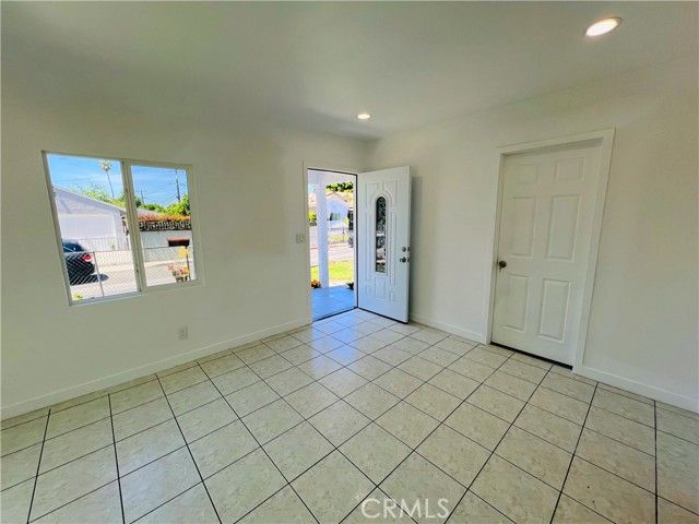 10372 Mariposa, South Gate, CA 90280