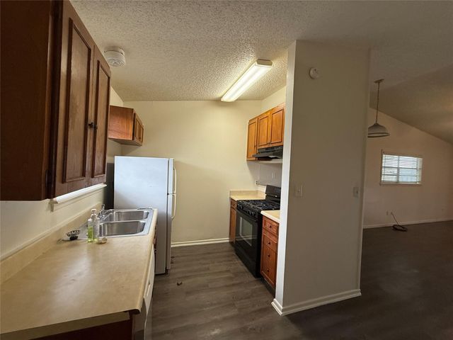 618 Mill ST B, San Marcos, TX 78666