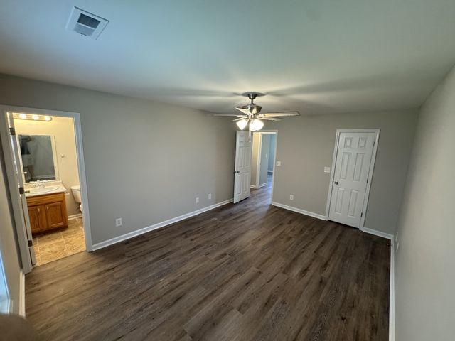 404 Faulkner Dr, Clarksville, TN 37042