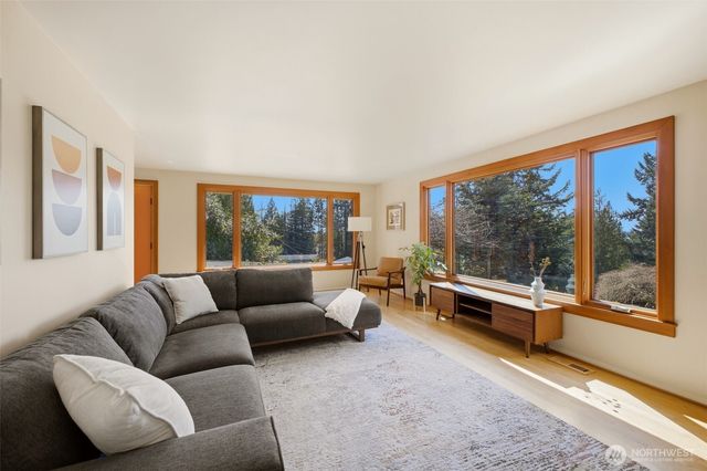 16408 Tiger Mountain Road SE, Issaquah, WA 98027