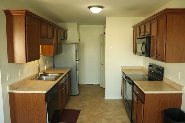 303 Chalet Cir, Clarksville, TN 37040