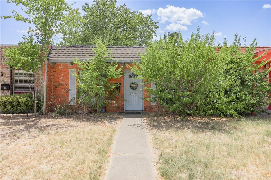 1604 Leona Drive, College Station, TX 77840