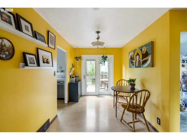 11602 Se MAIN St, Portland, OR 97216