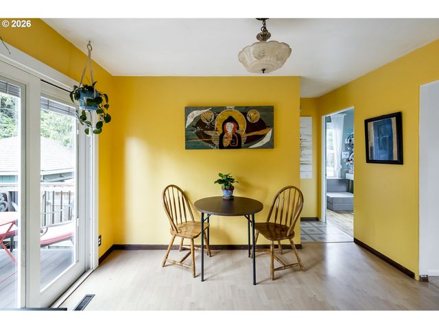 11602 Se MAIN St, Portland, OR 97216