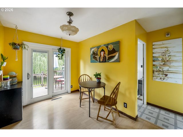 11602 Se MAIN St, Portland, OR 97216