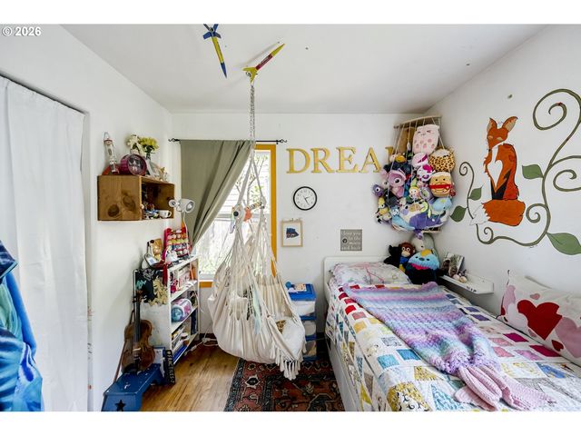 11602 Se MAIN St, Portland, OR 97216