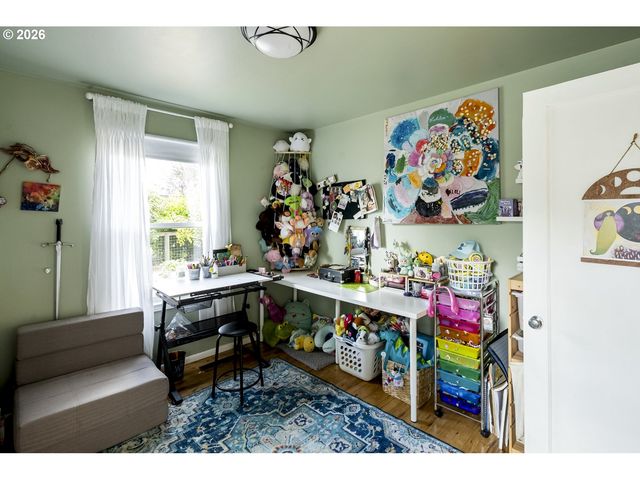 11602 Se MAIN St, Portland, OR 97216