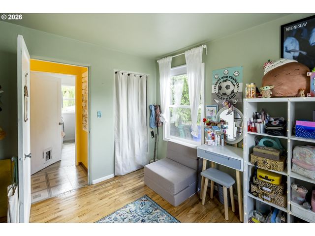 11602 Se MAIN St, Portland, OR 97216