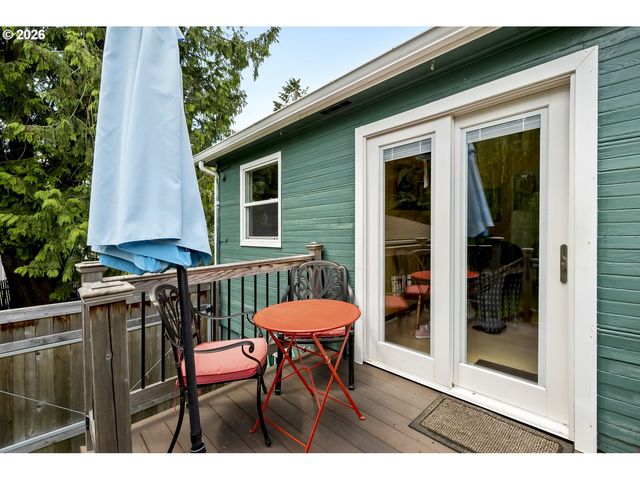 11602 Se MAIN St, Portland, OR 97216