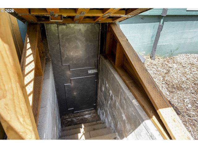 11602 Se MAIN St, Portland, OR 97216