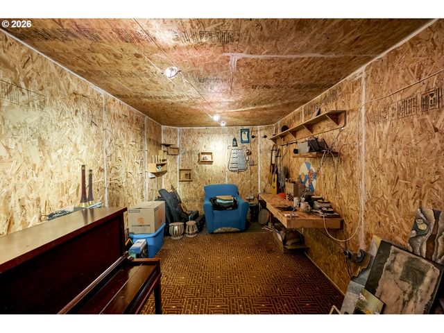 11602 Se MAIN St, Portland, OR 97216