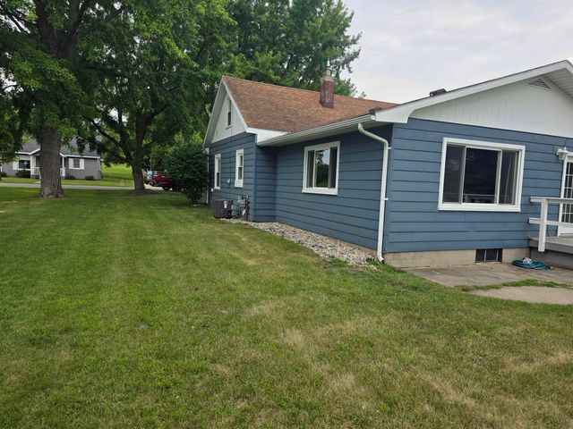 118 Davis Street, Saint Louis, MI 48880