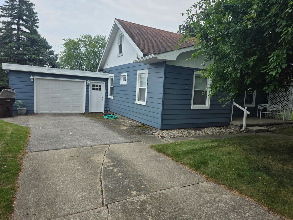 118 Davis Street, Saint Louis, MI 48880