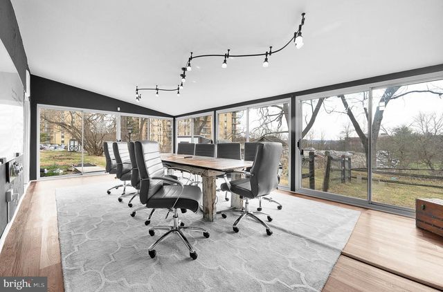 676 W GERMANTOWN PIKE, Plymouth Meeting, PA 19462