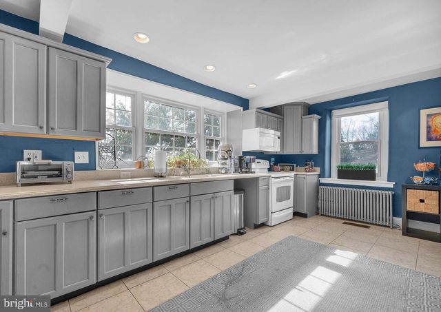676 W GERMANTOWN PIKE, Plymouth Meeting, PA 19462