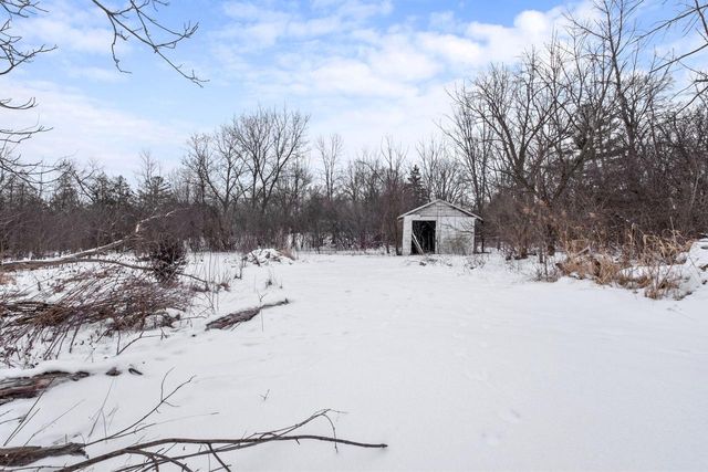 3151 S MILLER LANE, New Berlin, WI 53146