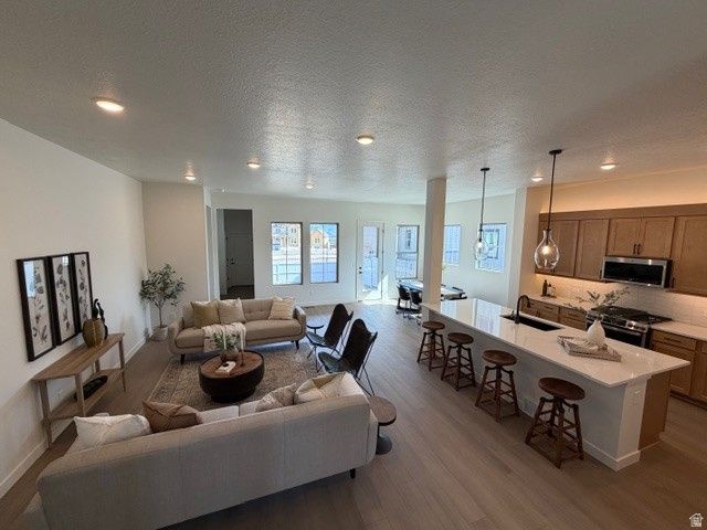 7184 S SAGE RUN RD, West Jordan, UT 84081