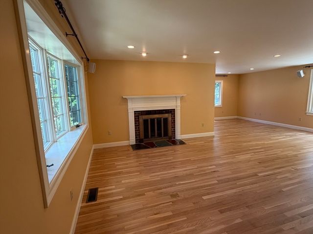 132 Central St, North Reading, MA 01864