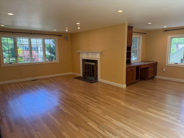 132 Central St, North Reading, MA 01864