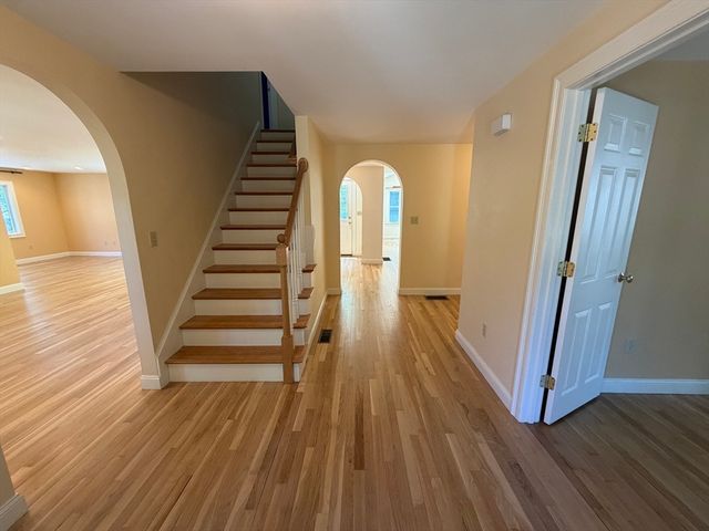 132 Central St, North Reading, MA 01864