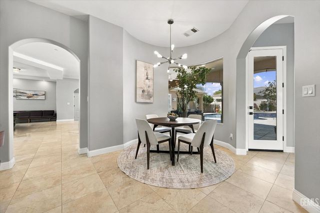 1302 Renoir Avenue, Bakersfield, CA 93314