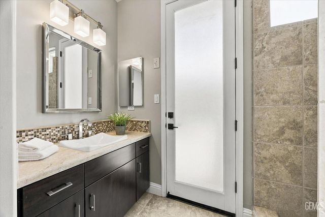 1302 Renoir Avenue, Bakersfield, CA 93314